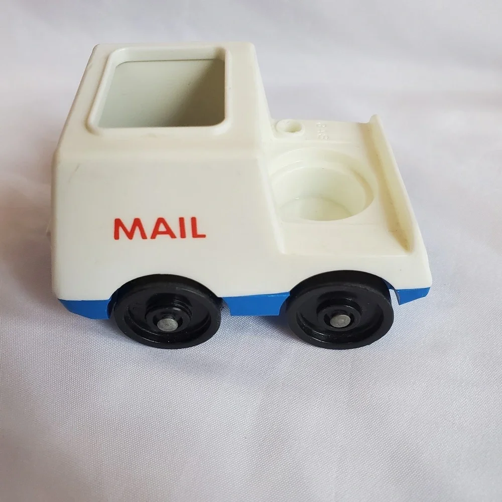 Vintage 1986 Fisher Price Mail Main Street Truck‎ Little People Toy Car Jeep Old